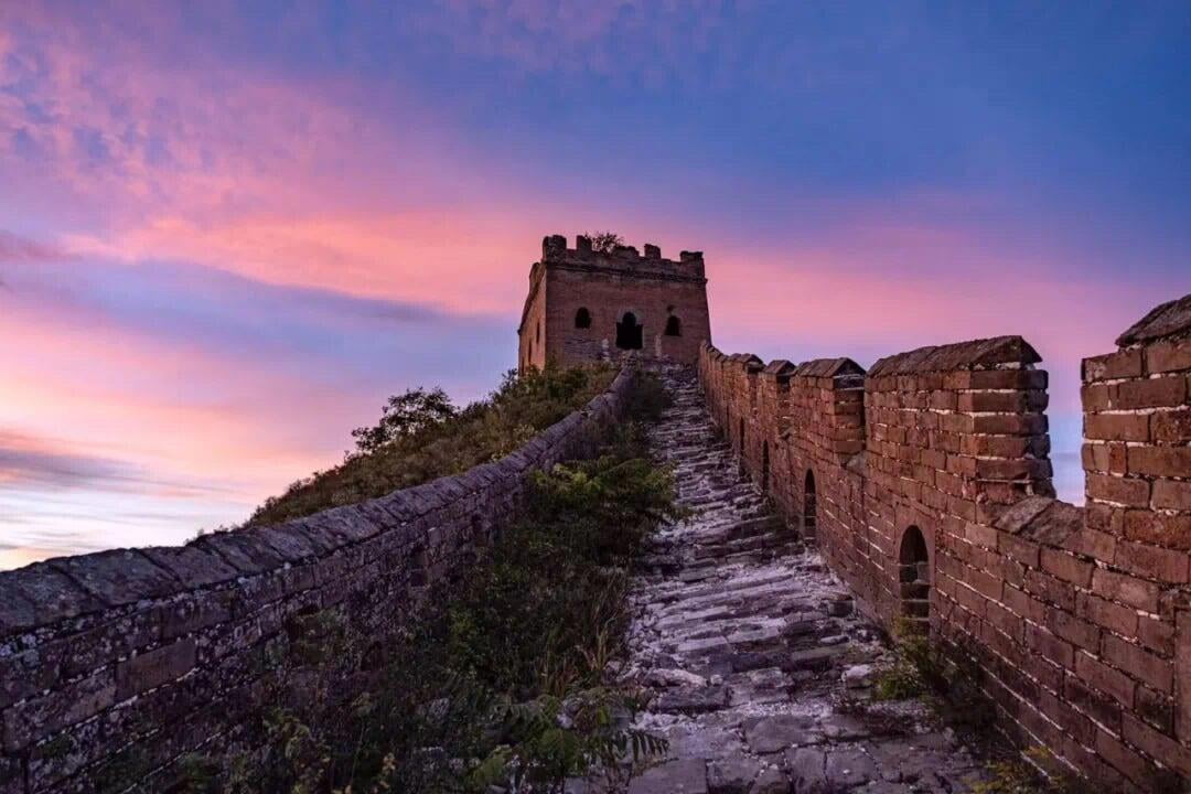 The Great Wall displays the best scenery in fall